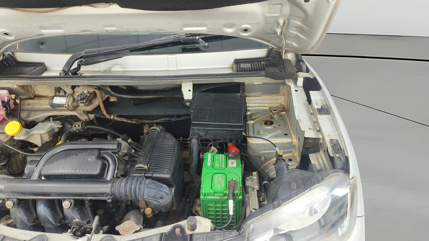 Used 2019 Renault Kwid 1.0 RXT AMT Petrol Automatic engine ENGINE LEFT SIDE HINGE & APRON VIEW