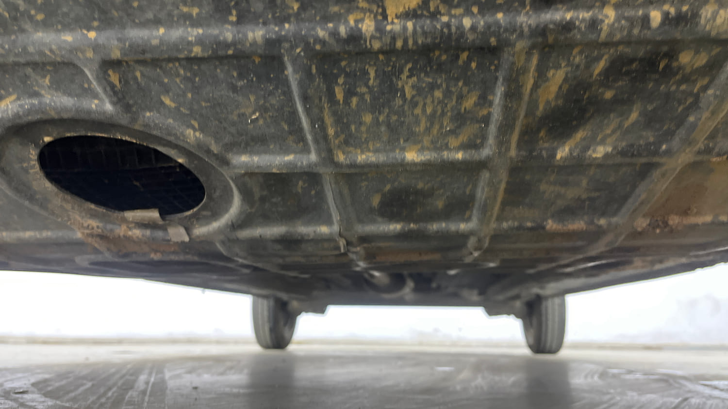 Used 2018 Renault Kwid CLIMBER 1.0 Petrol Manual extra FRONT LEFT UNDERBODY VIEW