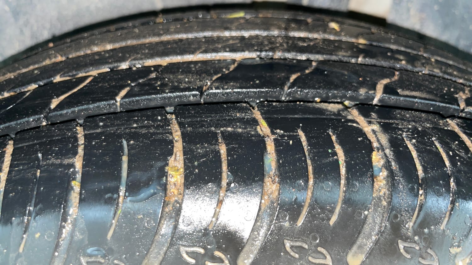 Used 2022 Maruti Suzuki XL6 Zeta MT Petrol Petrol Manual tyres LEFT REAR TYRE TREAD VIEW