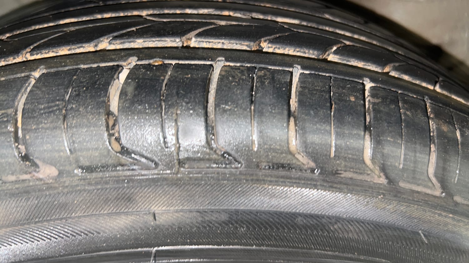 Used 2022 Honda City 4th Generation V Petrol Petrol Manual tyres RIGHT REAR TYRE TREAD VIEW