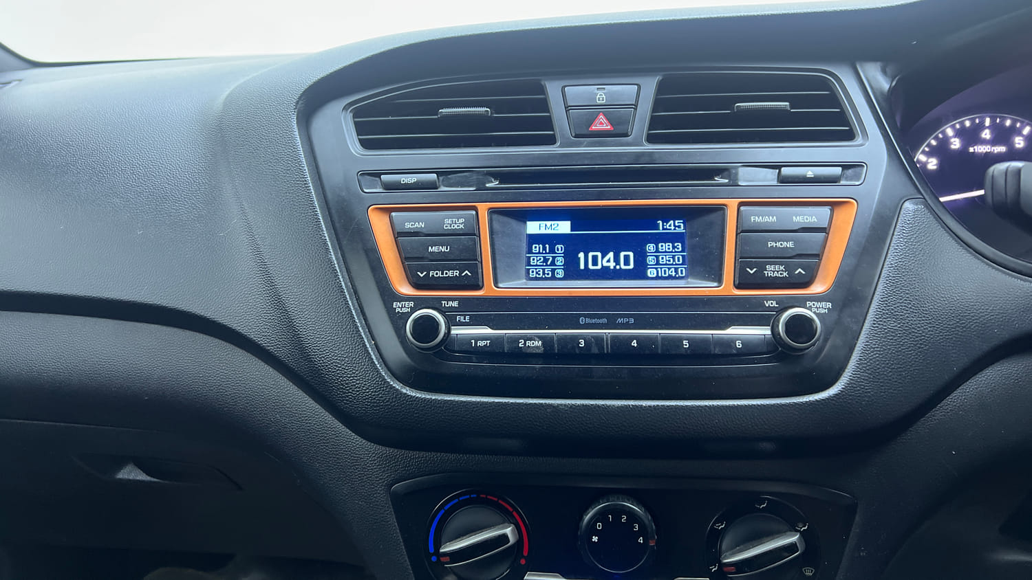Used 2015 Hyundai i20 Active 1.2 S Petrol Manual interior MUSIC SYSTEM & AC CONTROL VIEW