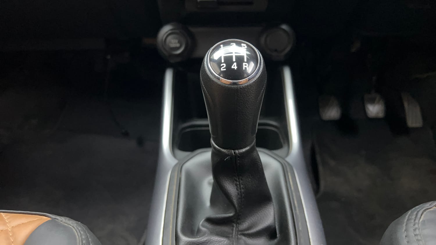 Used 2022 Maruti Suzuki Ignis Sigma 1.2 MT Petrol Manual interior GEAR  KNOB VIEW