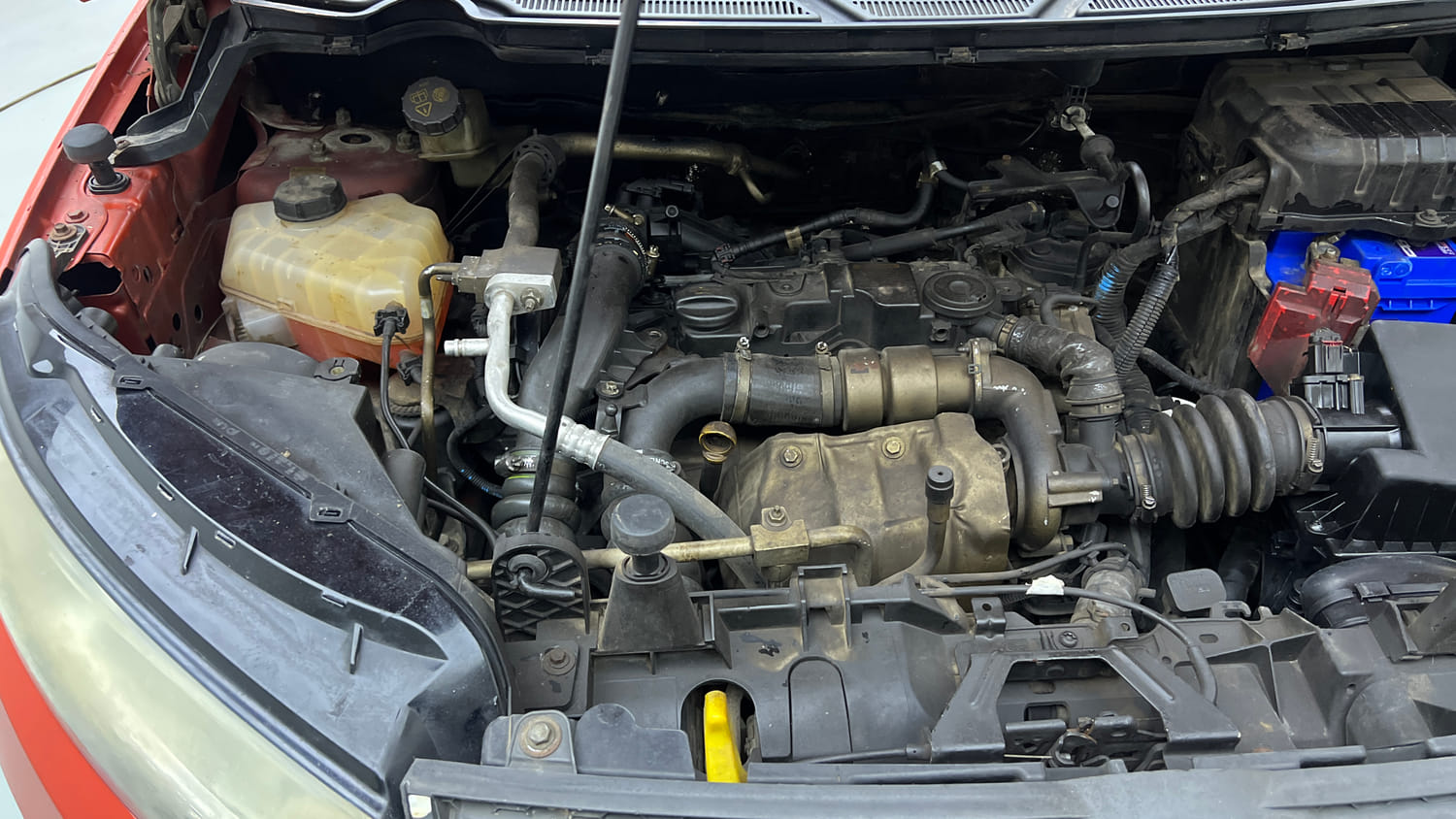 Used 2015 Ford EcoSport Ambiente 1.5 TDCi Diesel Manual engine ENGINE RIGHT SIDE VIEW
