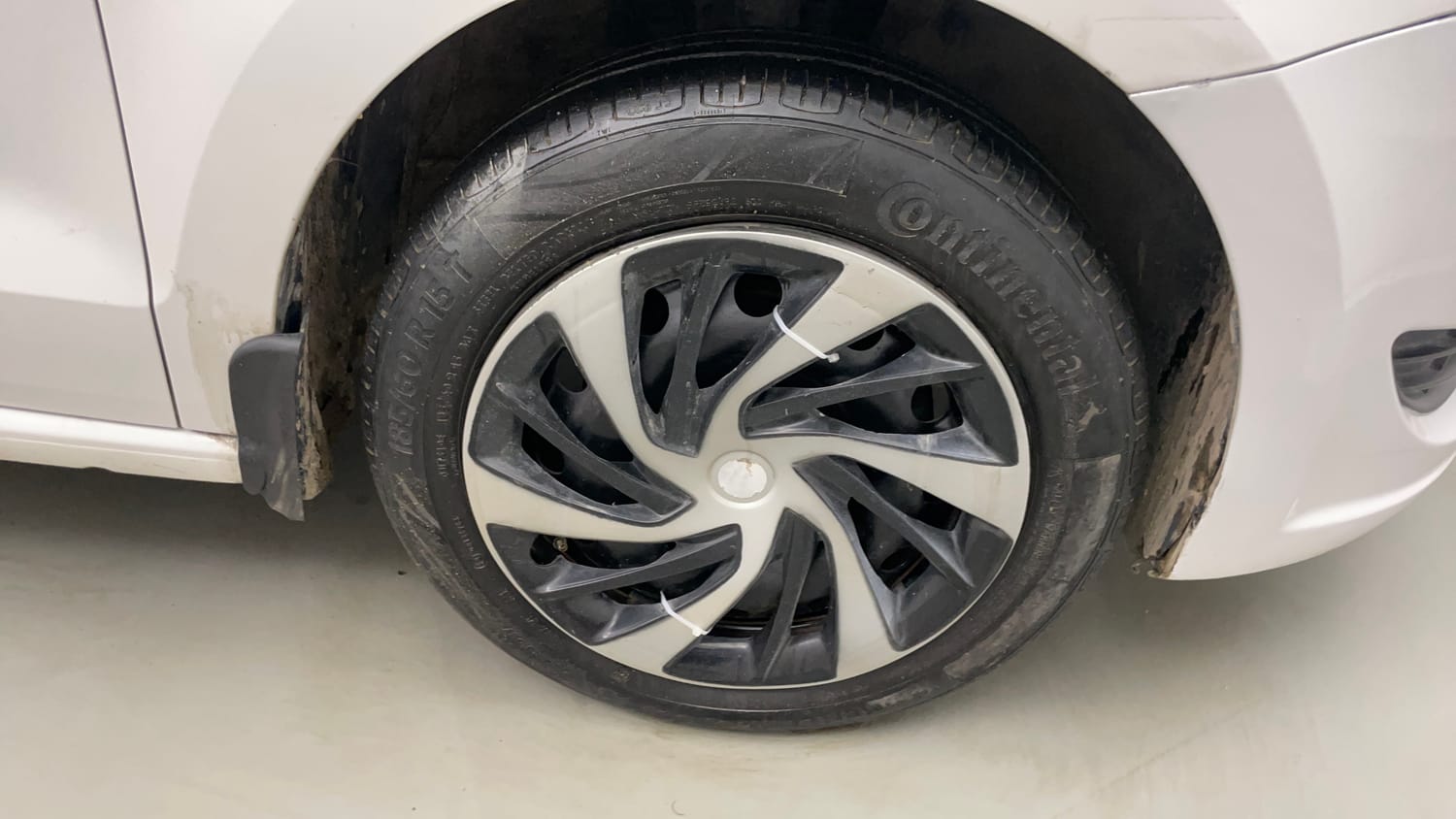 Used 2016 Skoda Rapid 1.6 MPI Active Petrol Manual tyres RIGHT FRONT TYRE RIM VIEW