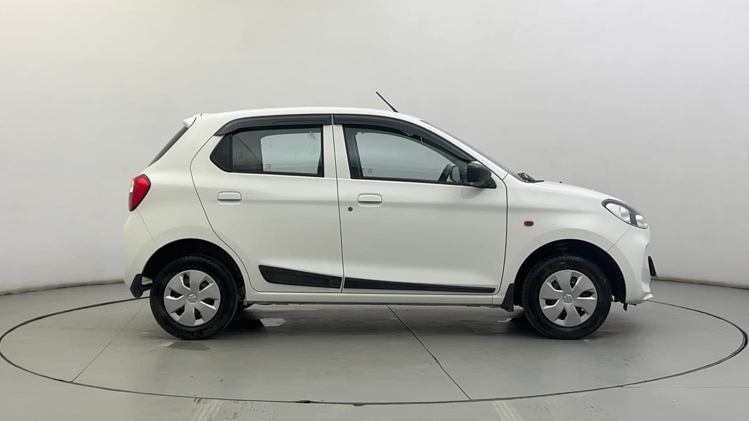 Used 2024 Maruti Suzuki Alto K10 VXi Plus Petrol Manual exterior RIGHT SIDE VIEW