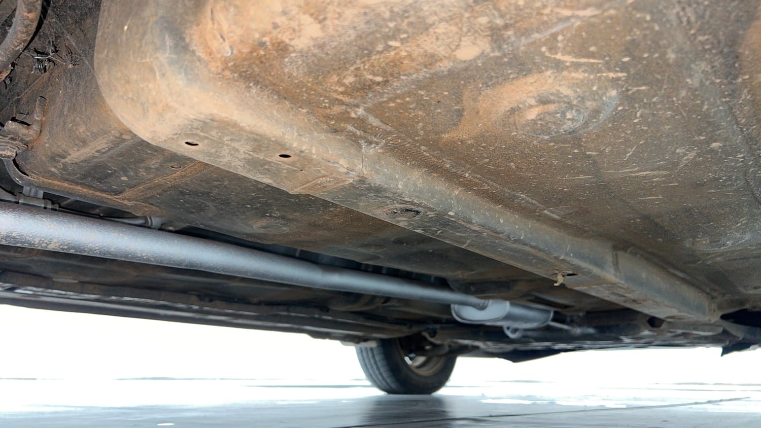 Used 2015 Hyundai Grand i10 Asta AT 1.2 Kappa VTVT Petrol Automatic extra REAR RIGHT UNDERBODY VIEW