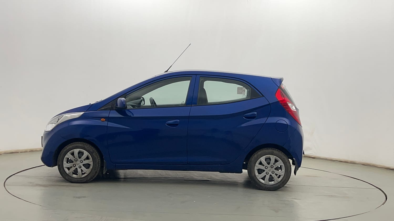 Used 2017 Hyundai Eon Sportz Petrol Manual exterior LEFT SIDE VIEW