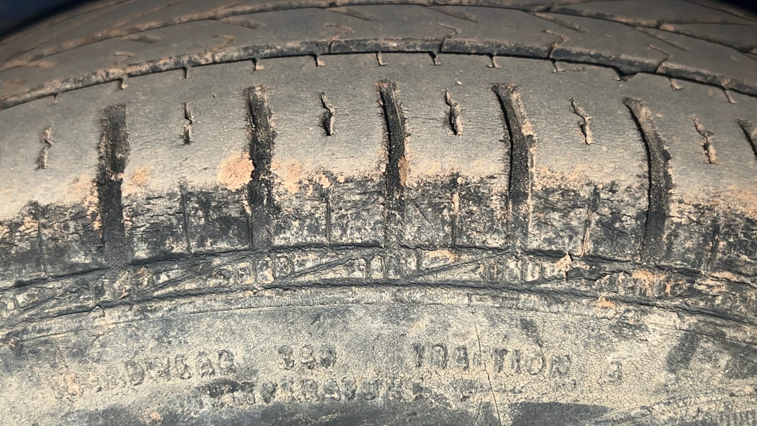 Used 2017 Hyundai Eon Sportz Petrol Manual tyres LEFT FRONT TYRE TREAD VIEW