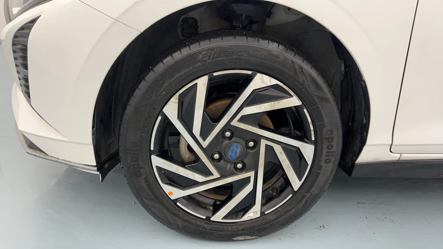 Used 2024 Hyundai New i20 Asta (O) 1.2 IVT Petrol Automatic tyres LEFT FRONT TYRE RIM VIEW