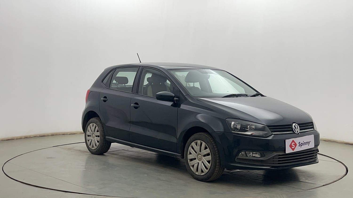 Used 2016 Volkswagen Polo Comfortline 1.2L (P) Petrol Manual exterior RIGHT FRONT CORNER VIEW
