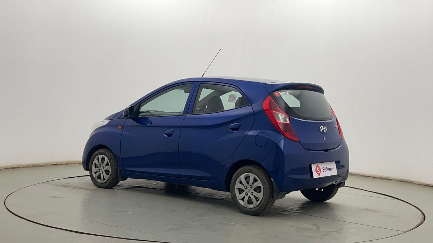 Used 2017 Hyundai Eon Sportz Petrol Manual exterior LEFT REAR CORNER VIEW