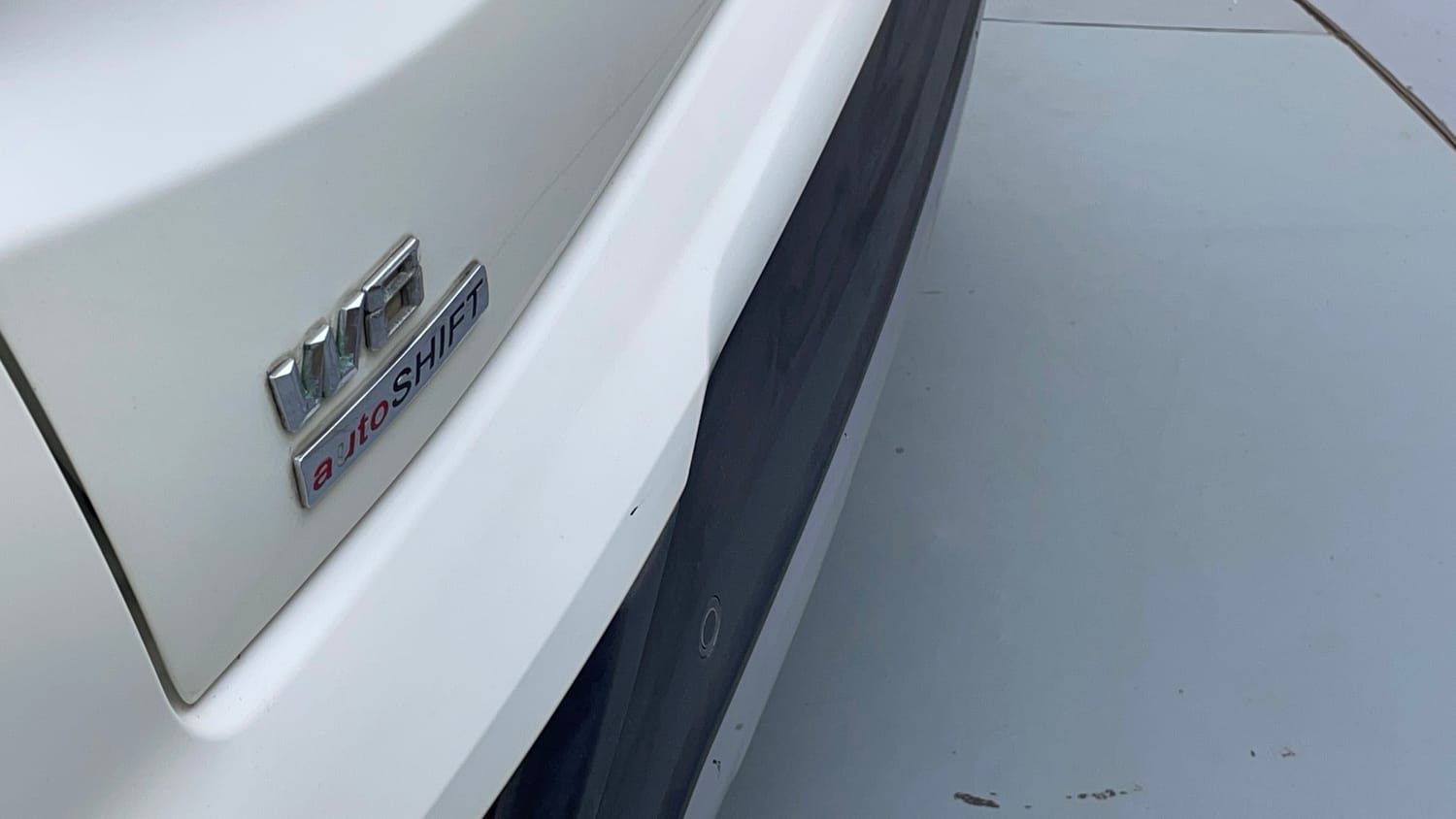 Used 2021 Mahindra XUV 300 W8 (O) 1.2 Petrol AMT Petrol Automatic dents MINOR SCRATCH
