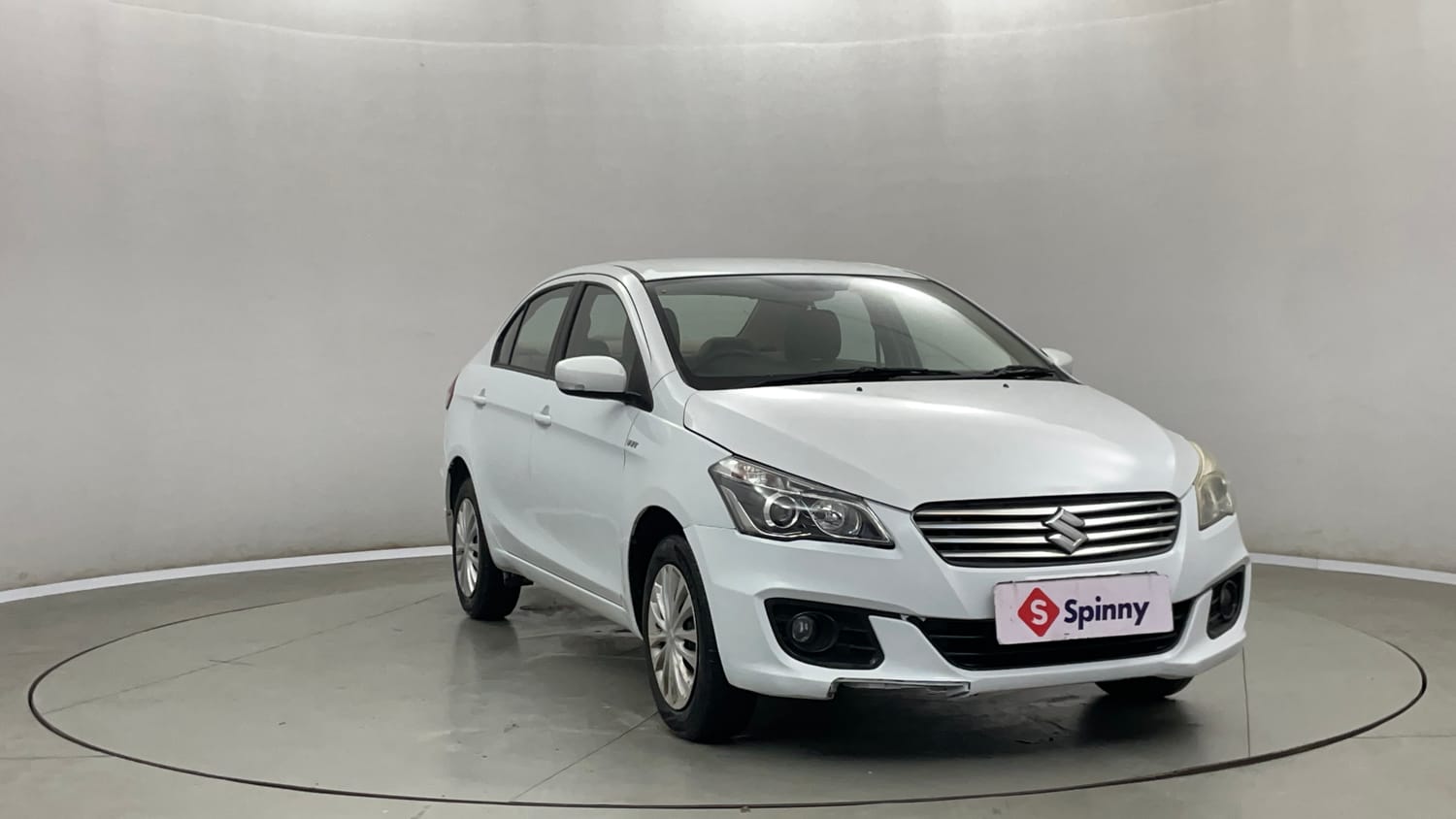 Used 2017 Maruti Suzuki Ciaz VXi+ Petrol Manual exterior RIGHT FRONT CORNER VIEW
