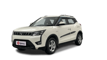 Used 2023 Mahindra XUV 300 W6 1.2 Petrol Petrol Manual Image