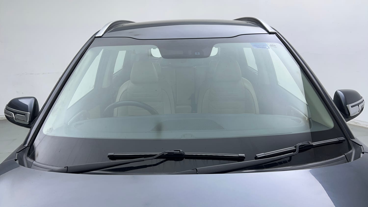 Used 2022 Kia Carens Luxury Plus 1.4 Petrol DCT 7 STR Petrol Automatic exterior FRONT WINDSHIELD VIEW