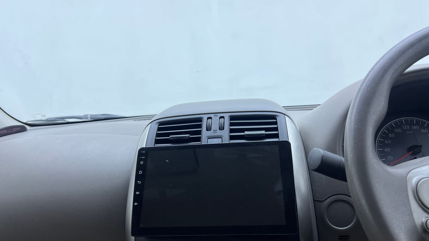 Used 2013 Nissan Sunny XL Petrol Manual top_features Integrated (in-dash) music system