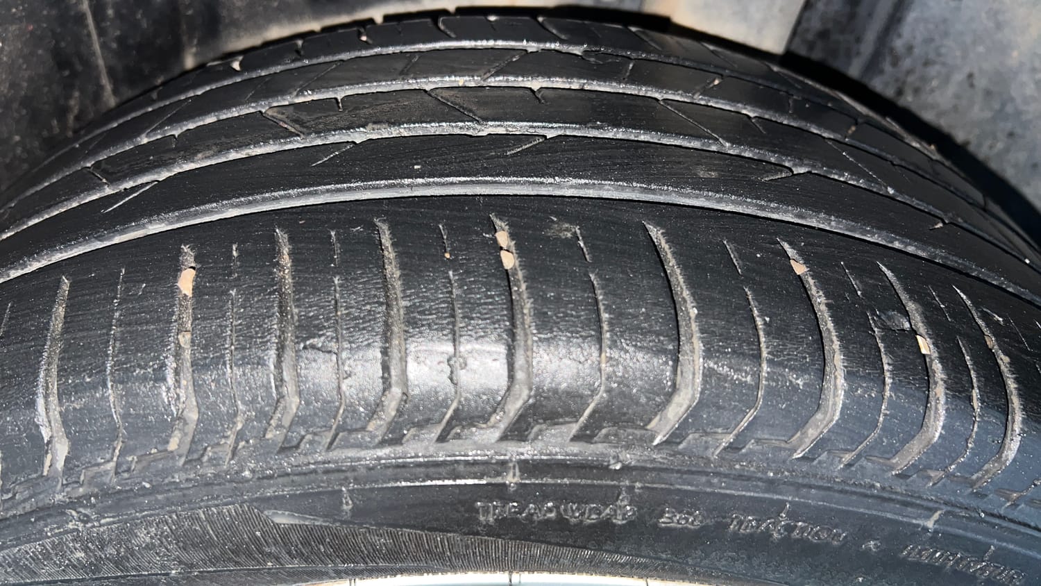 Used 2023 Volkswagen Virtus Highline 1.0 TSI AT Petrol Automatic tyres LEFT REAR TYRE TREAD VIEW