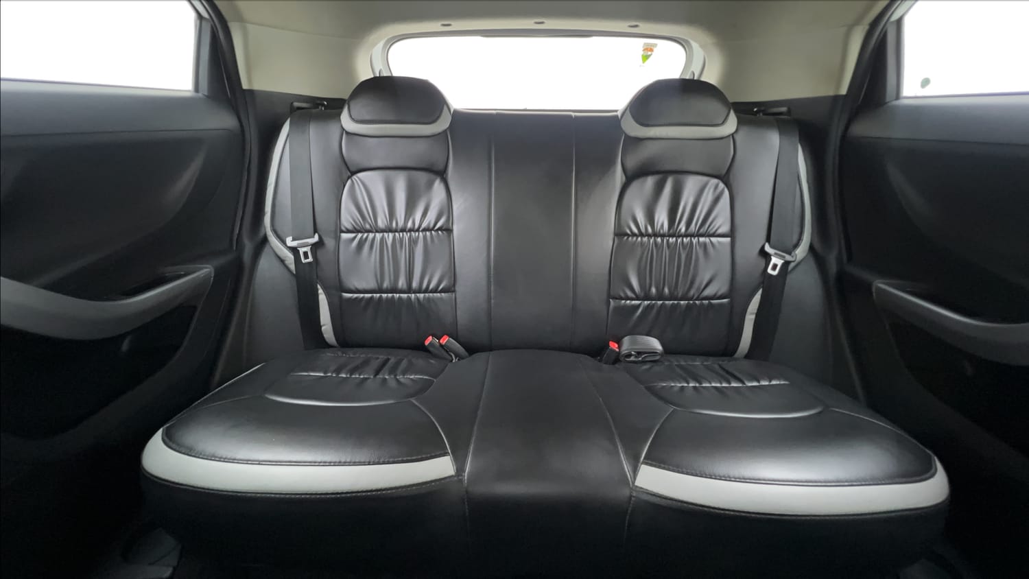 Used 2022 Tata Nexon XM Petrol Manual interior REAR SEAT CONDITION VIEW