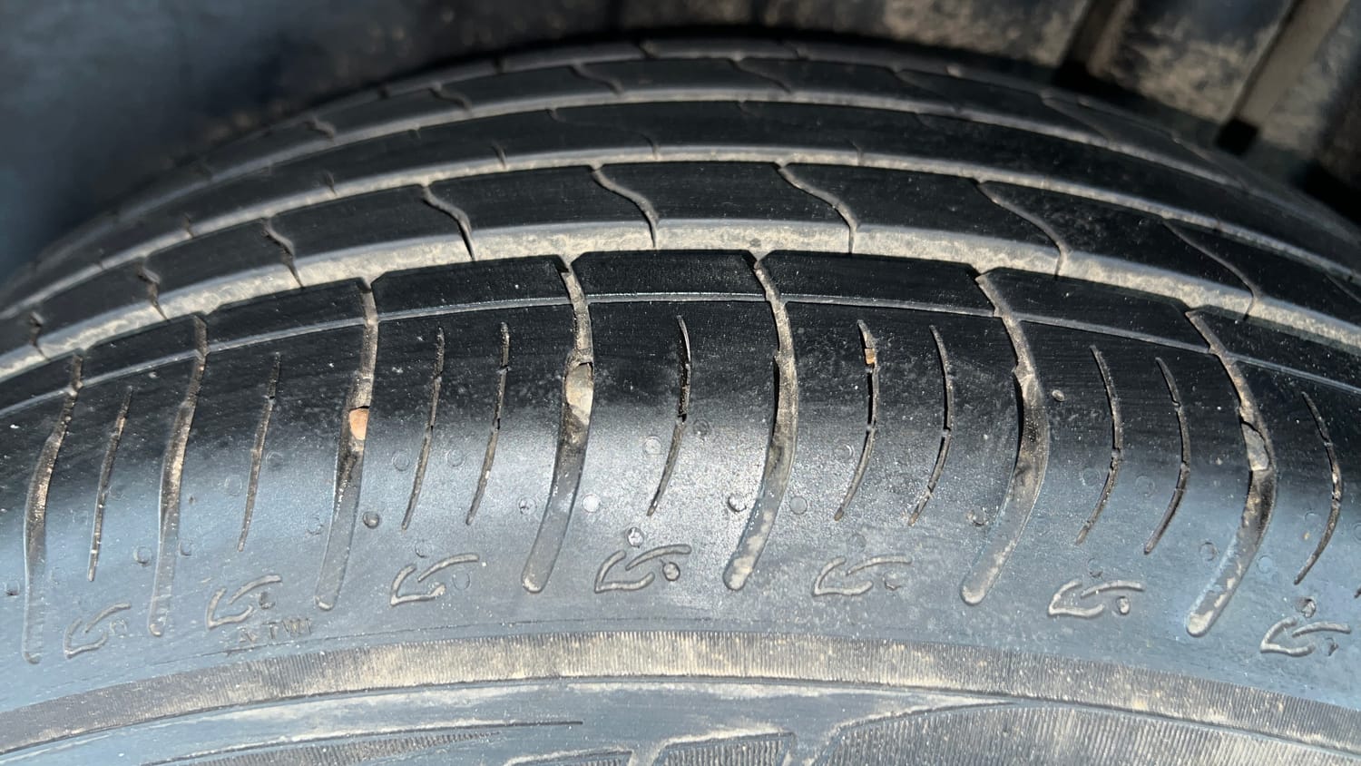 Used 2026 Maruti Suzuki Brezza ZXi AT Petrol Automatic tyres LEFT REAR TYRE TREAD VIEW