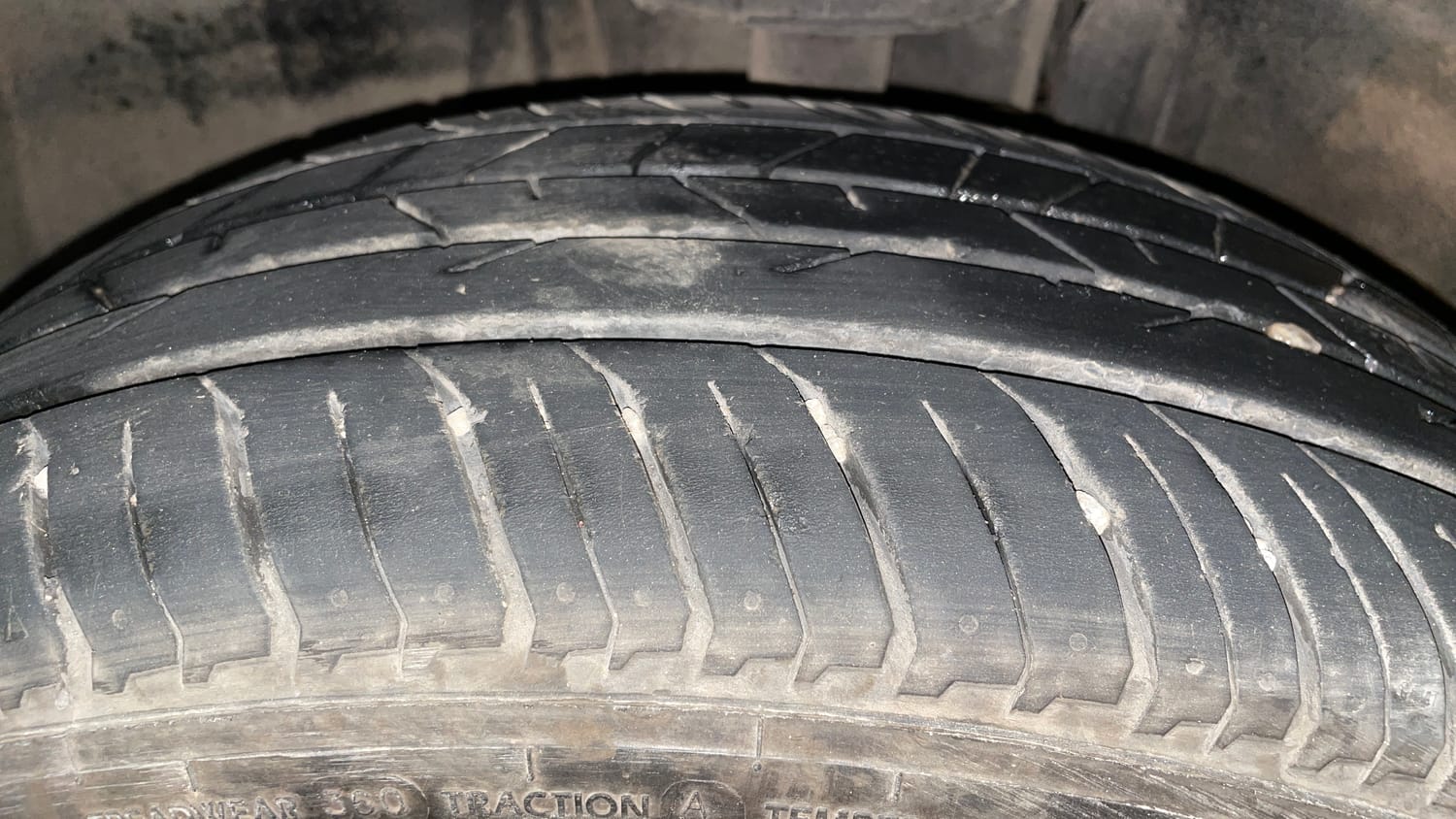 Used 2024 Renault Kiger RXL AMT Petrol Automatic tyres LEFT FRONT TYRE TREAD VIEW