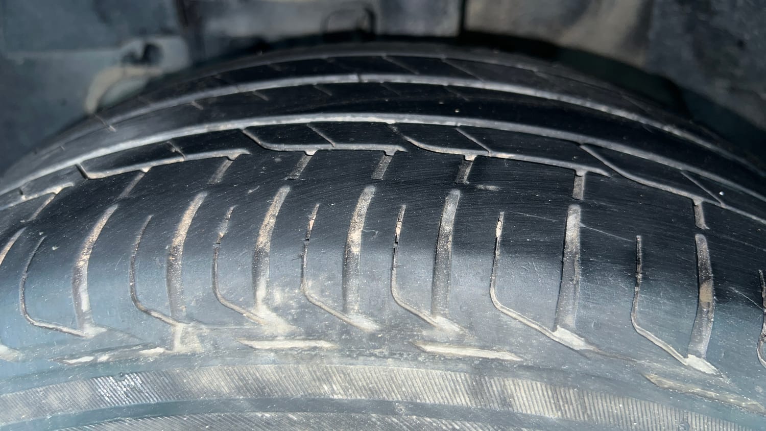 Used 2022 Tata Nexon XM Petrol Manual tyres LEFT FRONT TYRE TREAD VIEW