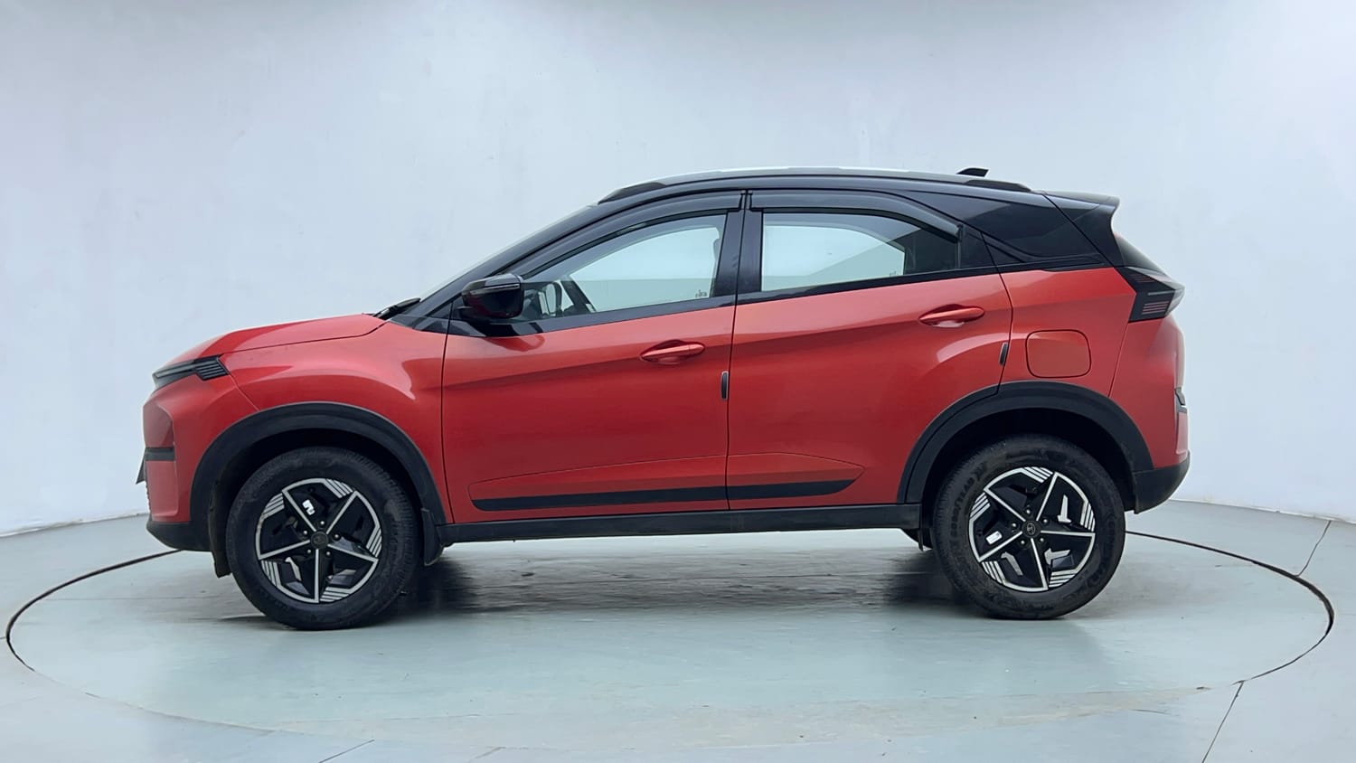 Used 2023 Tata Nexon Fearless 1.2 Revotron Petrol 7DCA DT Petrol Automatic exterior LEFT SIDE VIEW
