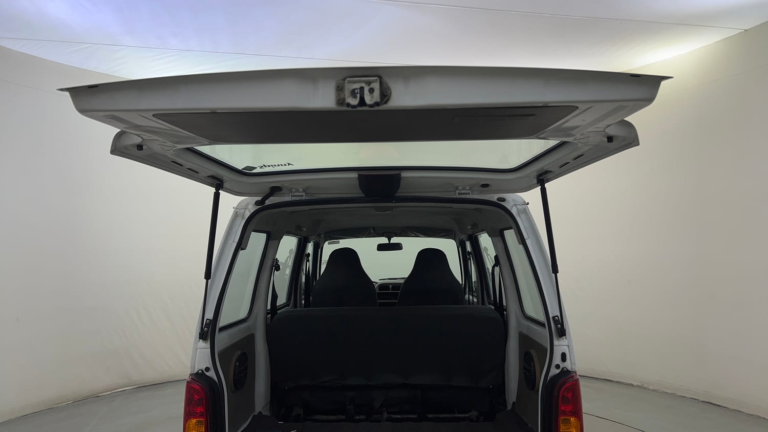 Used 2015 Maruti Suzuki Eeco 5 STR WITH A/C+HTR Petrol Manual interior DICKY DOOR OPEN VIEW