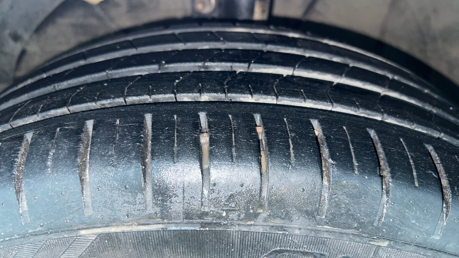 Used 2023 Maruti Suzuki Baleno Alpha AGS Petrol Automatic tyres LEFT FRONT TYRE TREAD VIEW