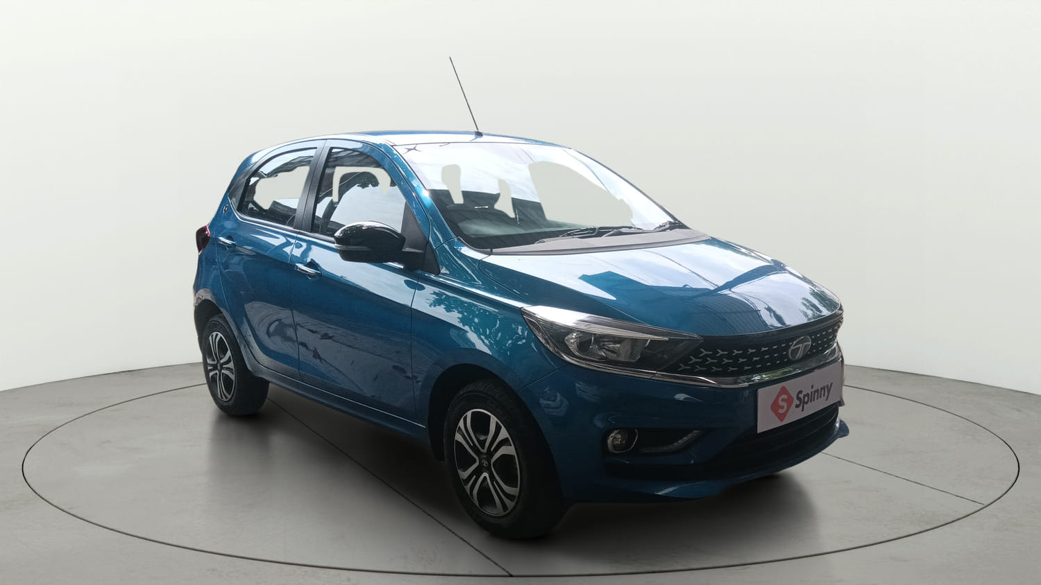 Used 2026 Tata Tiago XZ Plus CNG Cng Manual exterior RIGHT FRONT CORNER VIEW