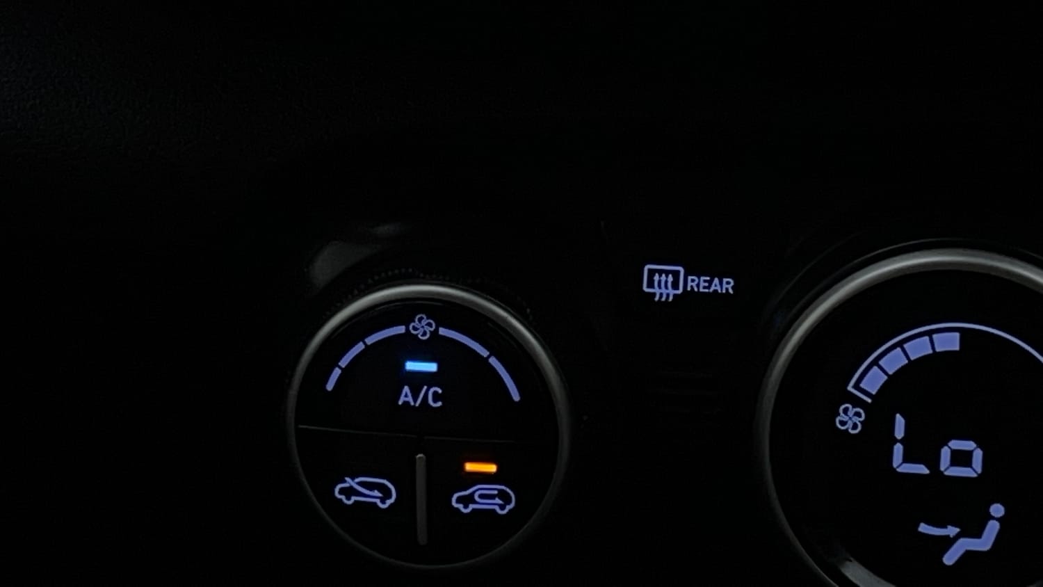 Used 2022 Hyundai Venue S Plus 1.2 Petrol Petrol Manual top_features Rear defogger