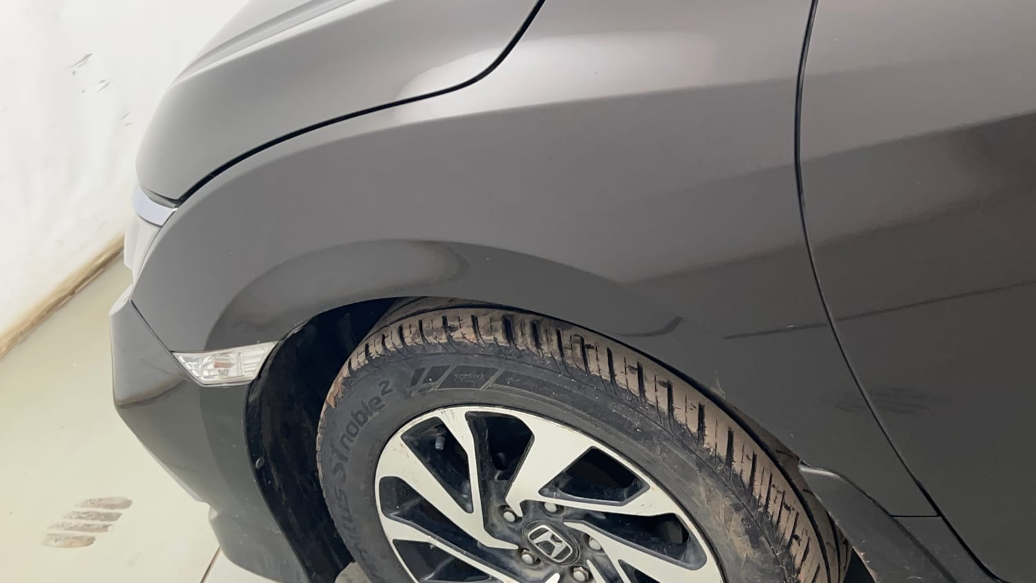 Used 2019 Honda Civic V CVT Petrol Petrol Automatic dents MINOR DENT