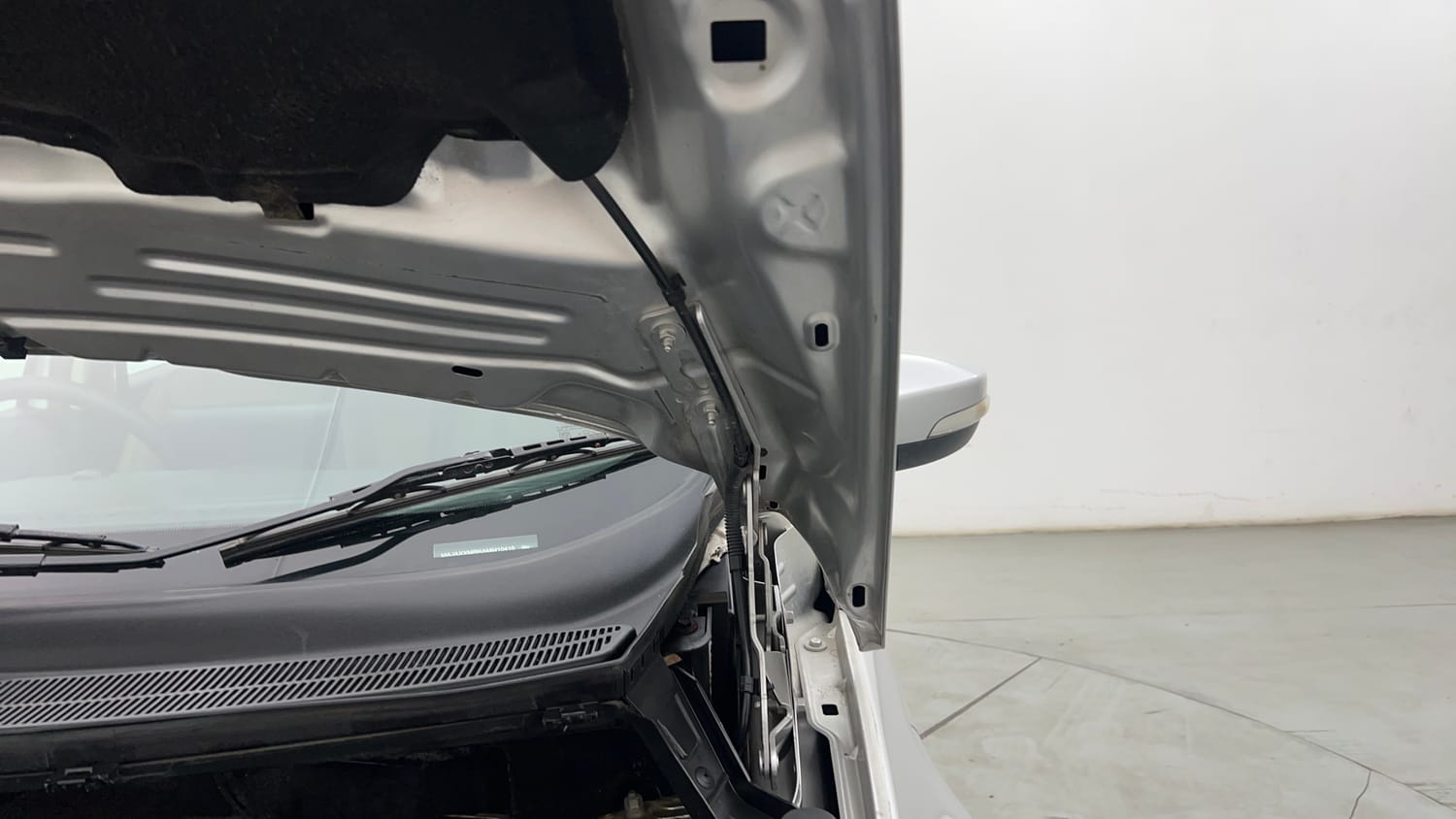 Used 2021 Ford EcoSport Trend 1.5L Ti-VCT Petrol Manual engine ENGINE LEFT SIDE HINGE & APRON VIEW