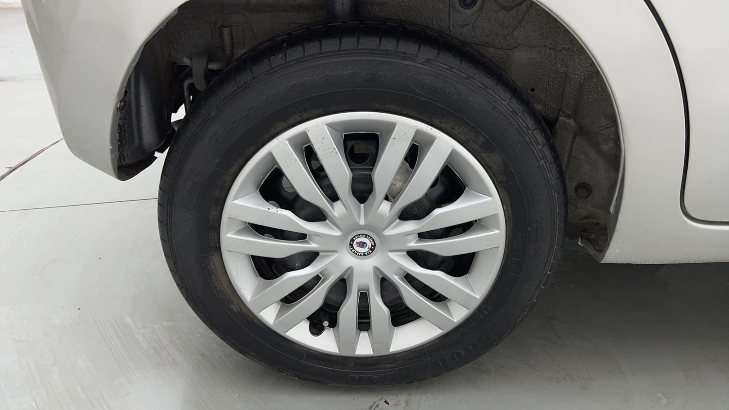 Used 2016 Maruti Suzuki Celerio VXi CNG Cng Manual tyres RIGHT REAR TYRE RIM VIEW