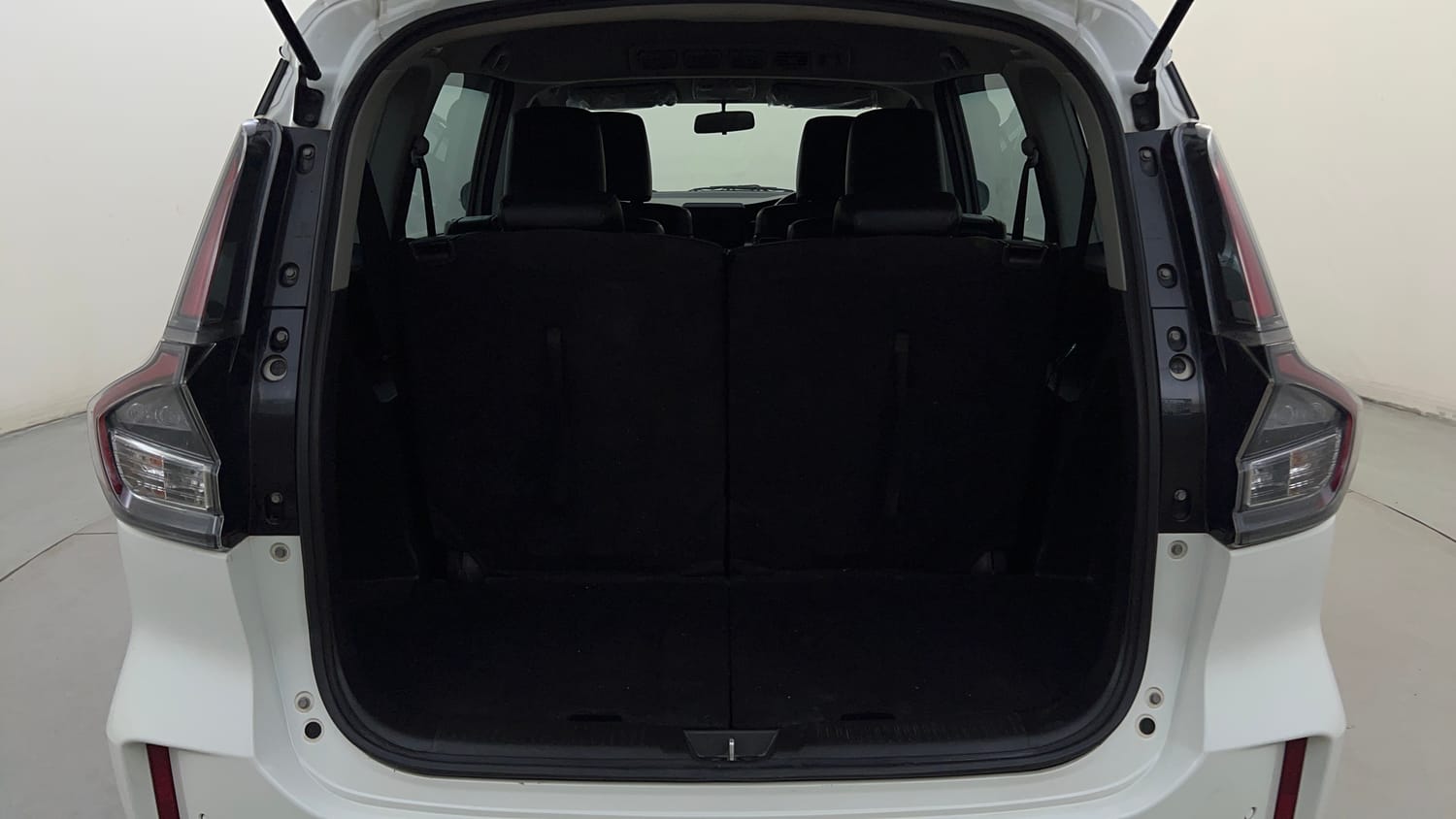 Used 2023 Maruti Suzuki XL6 Alpha Plus MT Petrol Petrol Manual interior DICKY INSIDE VIEW