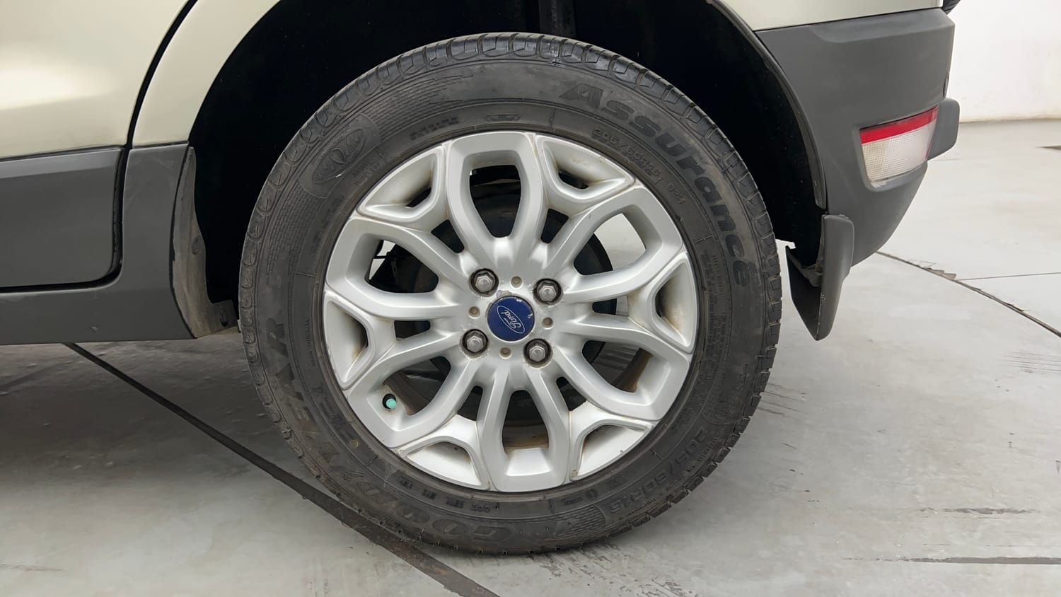 Used 2016 Ford EcoSport Titanium+ 1.0L EcoBoost Petrol Manual tyres LEFT REAR TYRE RIM VIEW