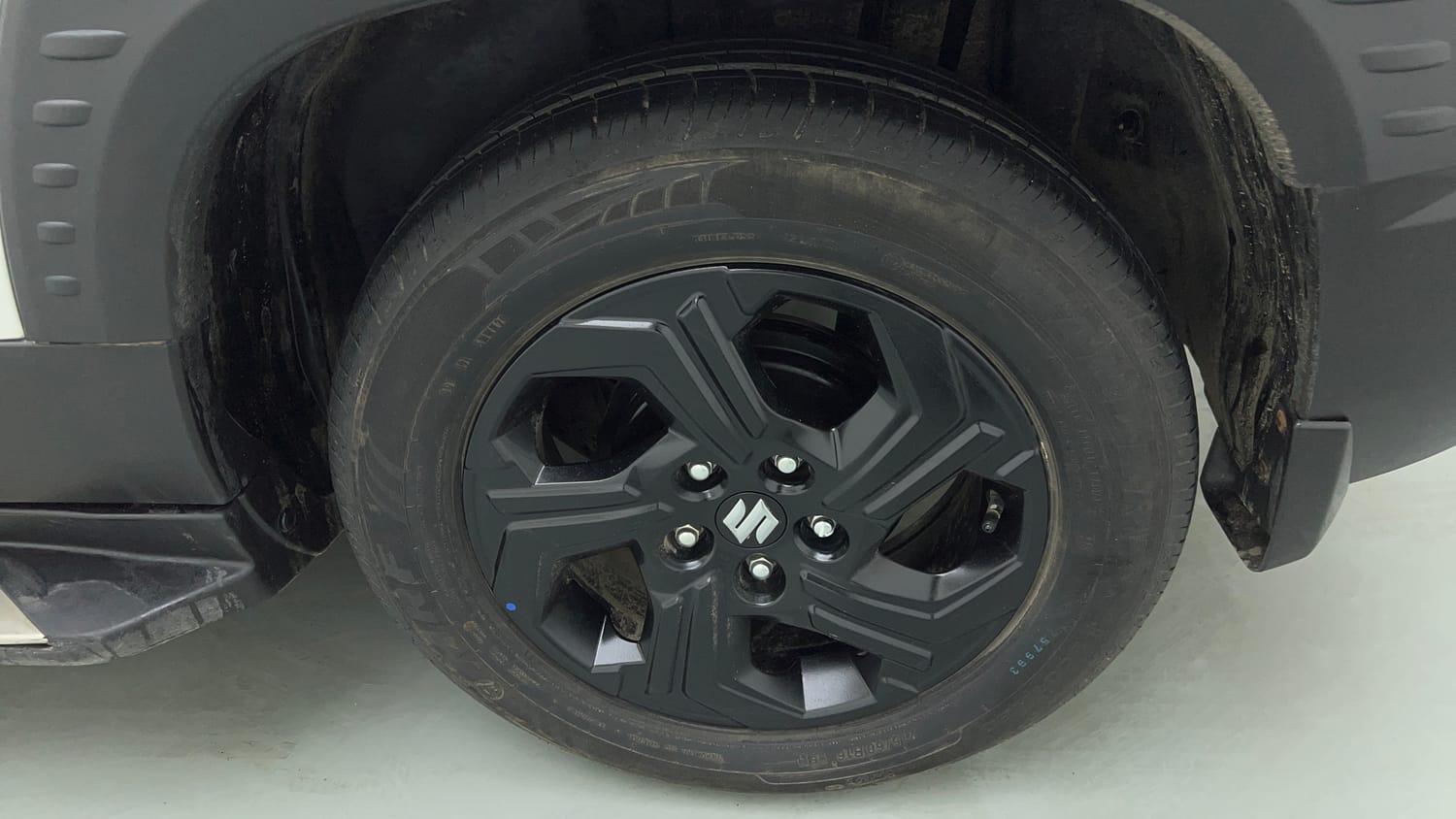Used 2026 Maruti Suzuki Brezza ZXi AT Petrol Automatic tyres LEFT REAR TYRE RIM VIEW