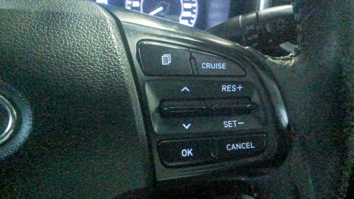 Used 2019 Hyundai Venue SX 1.4 (O) CRDi Diesel Manual top_features Cruise control