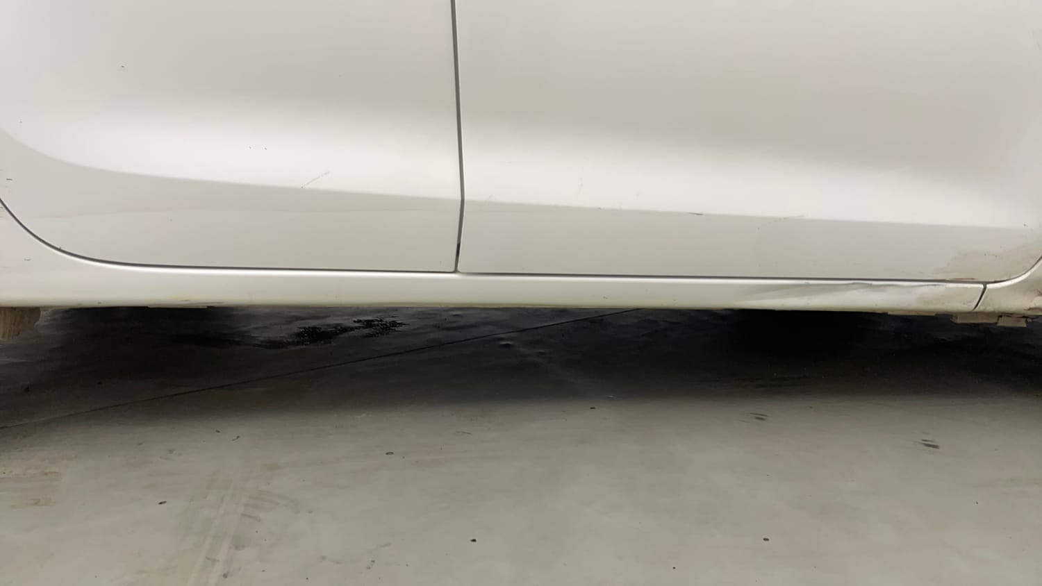 Used 2019 Maruti Suzuki Swift VXi Petrol Manual dents MINOR DENT