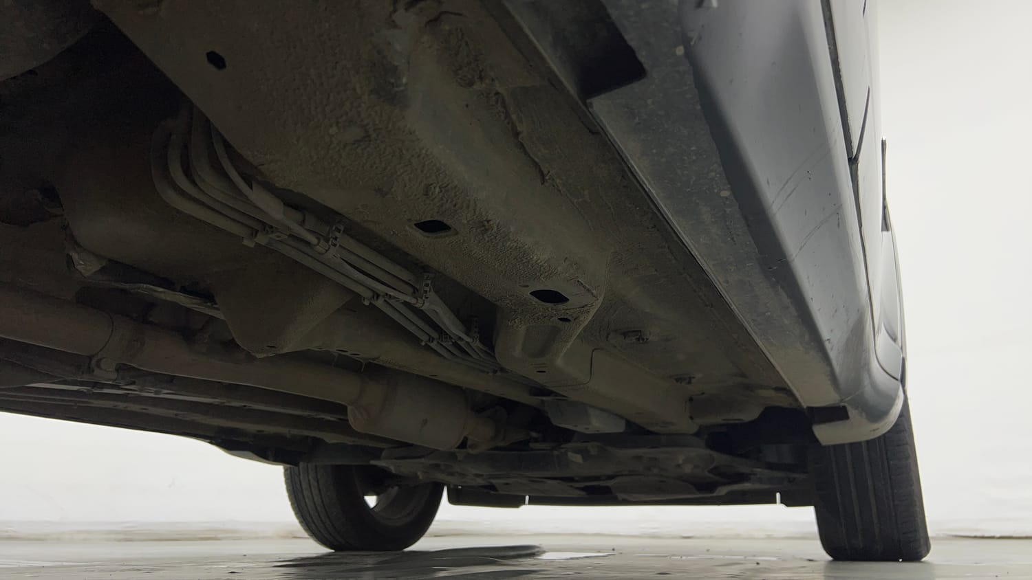Used 2024 Jeep Compass Limited (O) 2.0 Diesel AT Diesel Automatic extra REAR RIGHT UNDERBODY VIEW