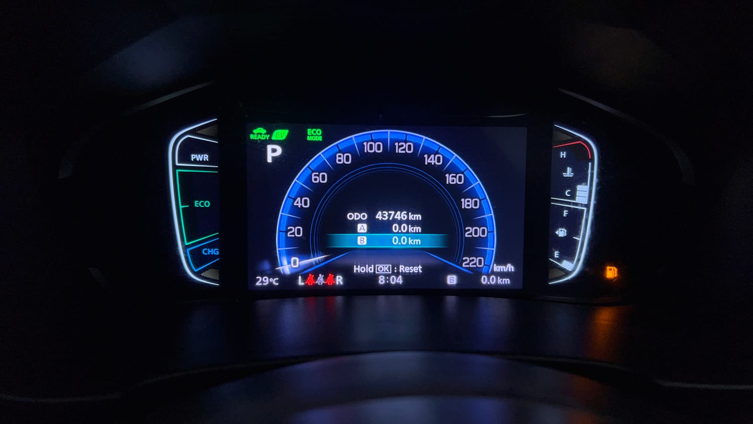 Used 2024 Toyota Urban Cruiser Hyryder V Hybrid Hybrid Automatic interior CLUSTERMETER VIEW
