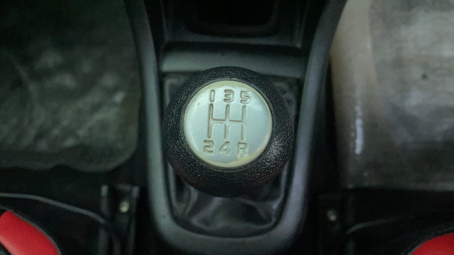 Used 2015 Maruti Suzuki Swift VXi Petrol Manual interior GEAR  KNOB VIEW