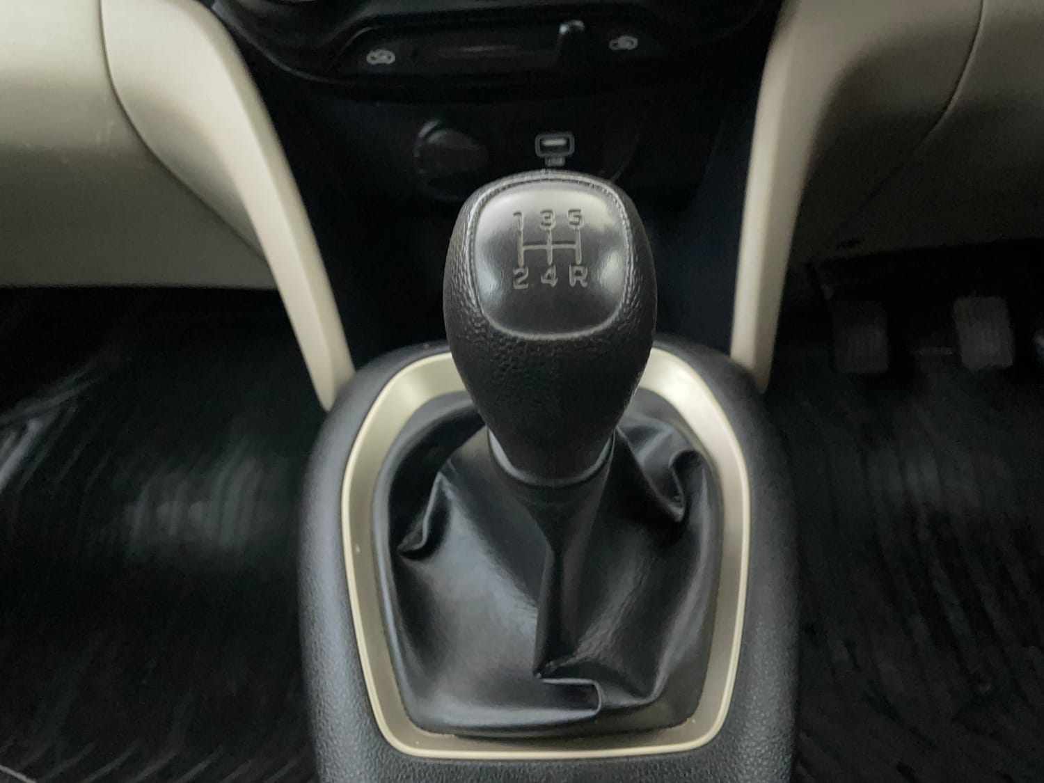 Used 2021 Hyundai Santro Sportz Petrol Manual interior GEAR  KNOB VIEW