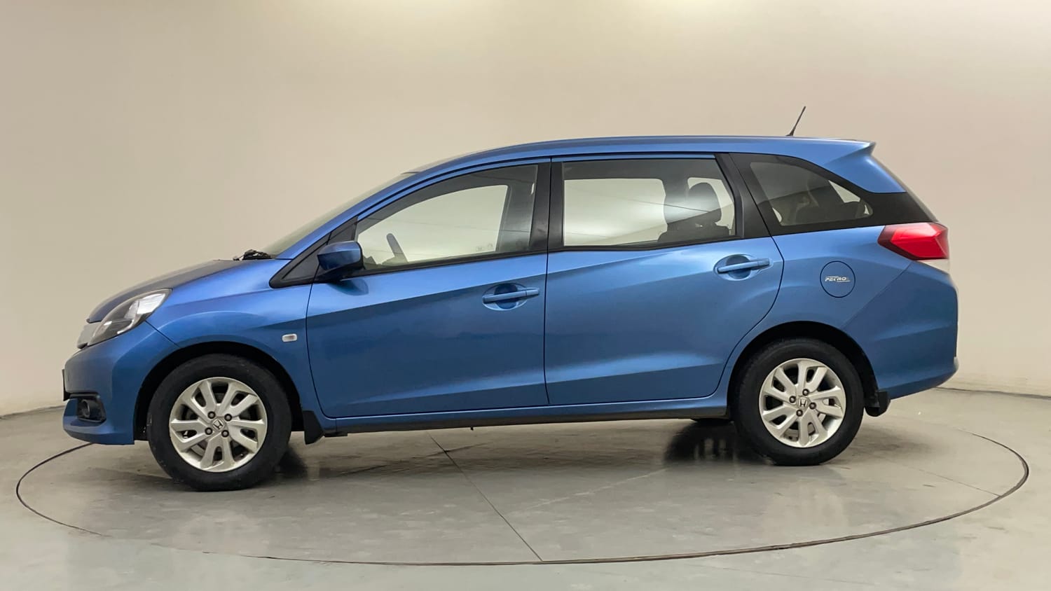 Used 2014 Honda Mobilio S Petrol Petrol Manual exterior LEFT SIDE VIEW