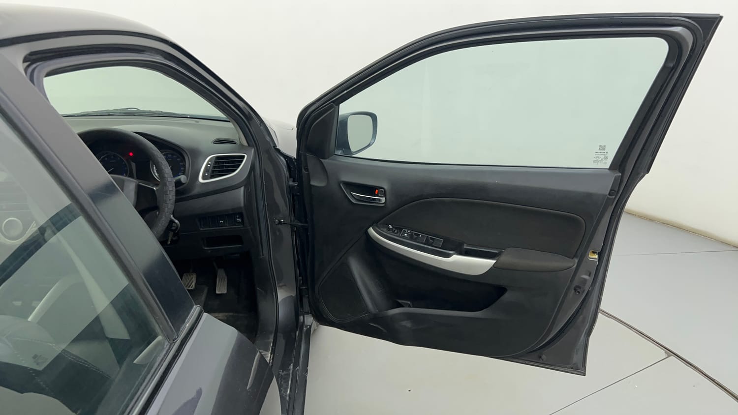Used 2018 Maruti Suzuki Baleno Delta 1.2 Petrol Manual interior RIGHT FRONT DOOR OPEN VIEW