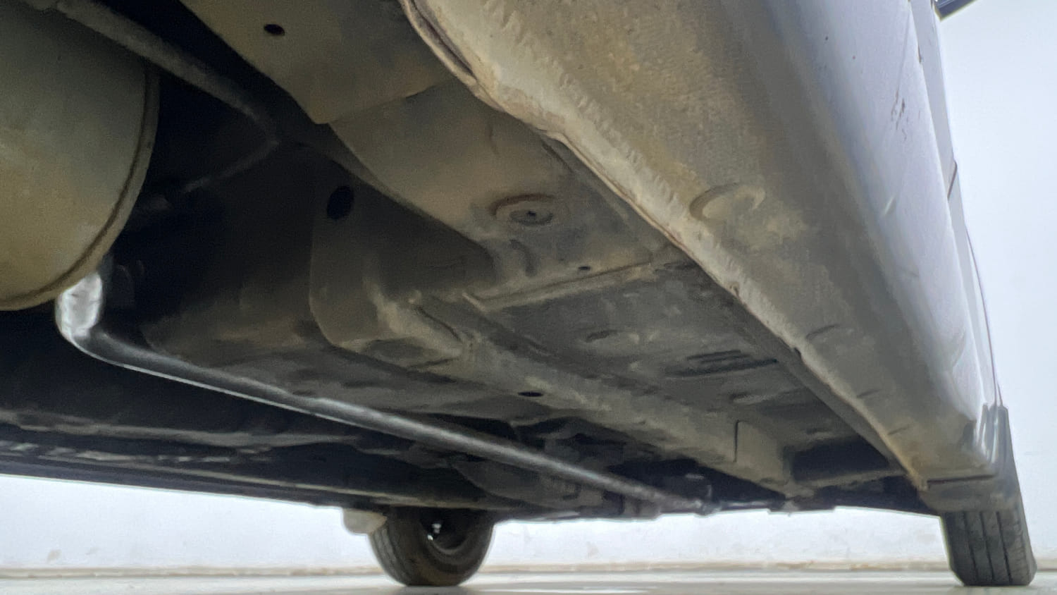 Used 2014 Hyundai Eon D-Lite + Petrol Manual extra REAR RIGHT UNDERBODY VIEW