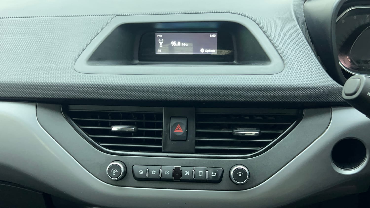 Used 2022 Tata Nexon XM Petrol Manual top_features Integrated (in-dash) music system