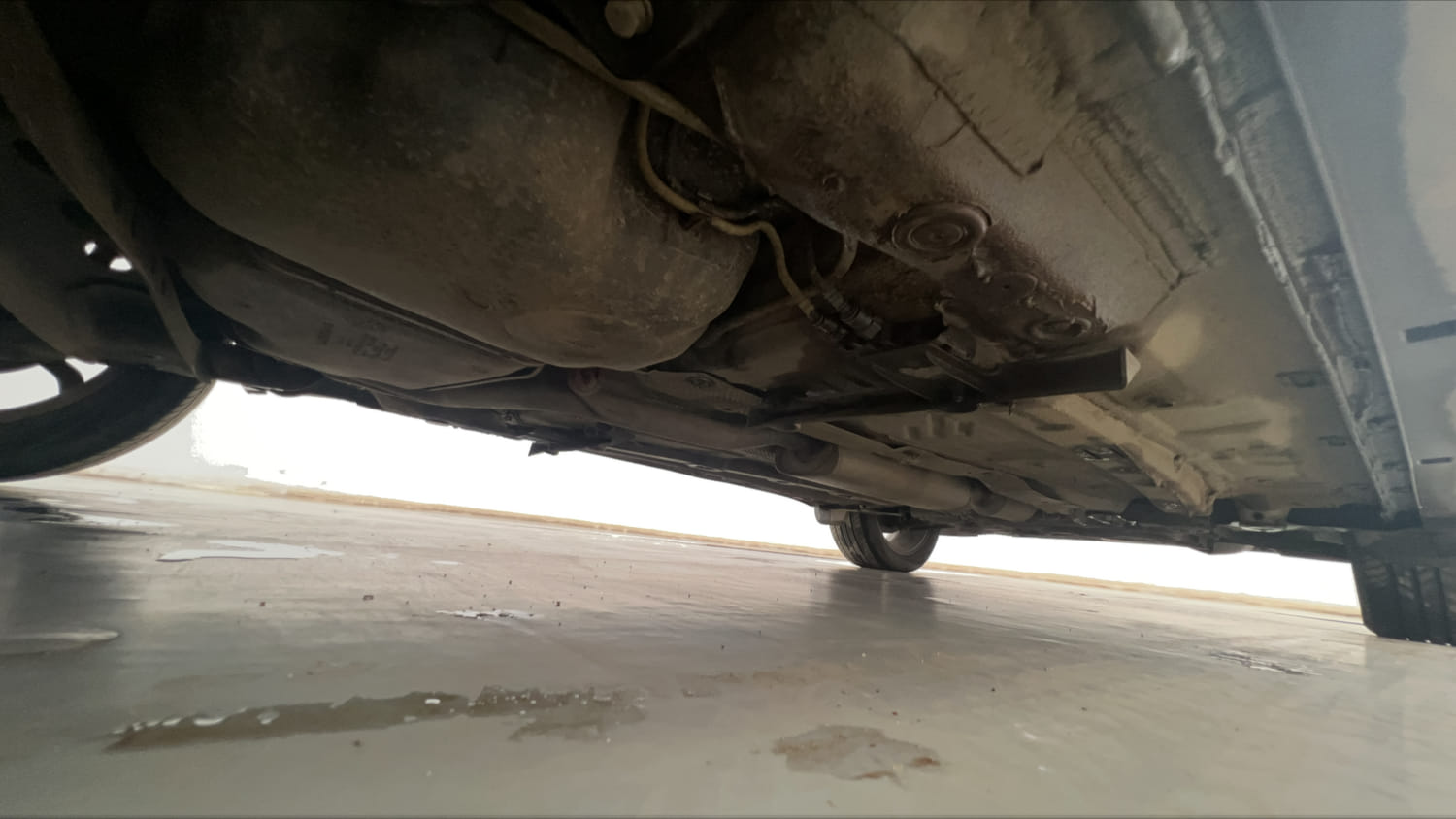 Used 2023 Skoda Kushaq Style 1.5L TSI MT Petrol Manual extra REAR RIGHT UNDERBODY VIEW