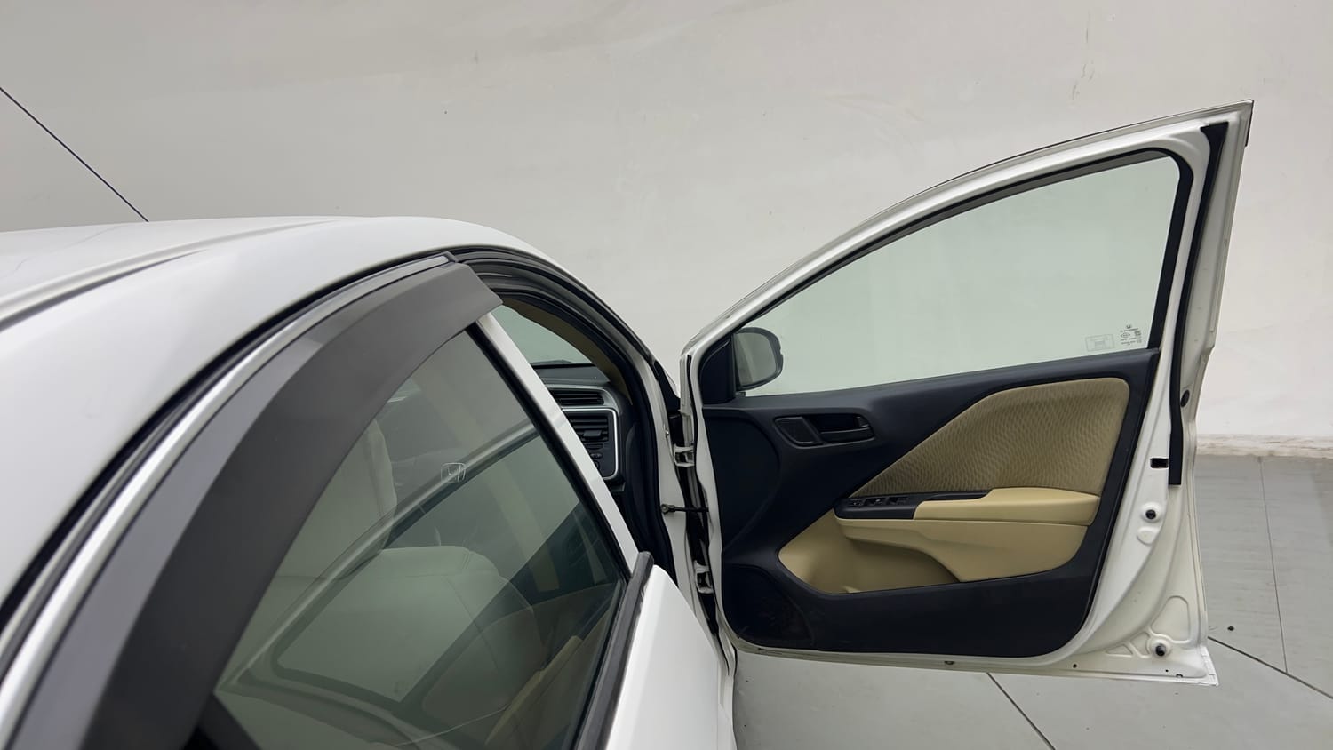 Used 2016 Honda City SV Petrol Manual interior RIGHT FRONT DOOR OPEN VIEW