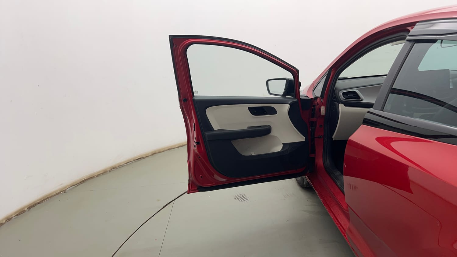 Used 2022 Tata Altroz XE Petrol Petrol Manual interior LEFT FRONT DOOR OPEN VIEW