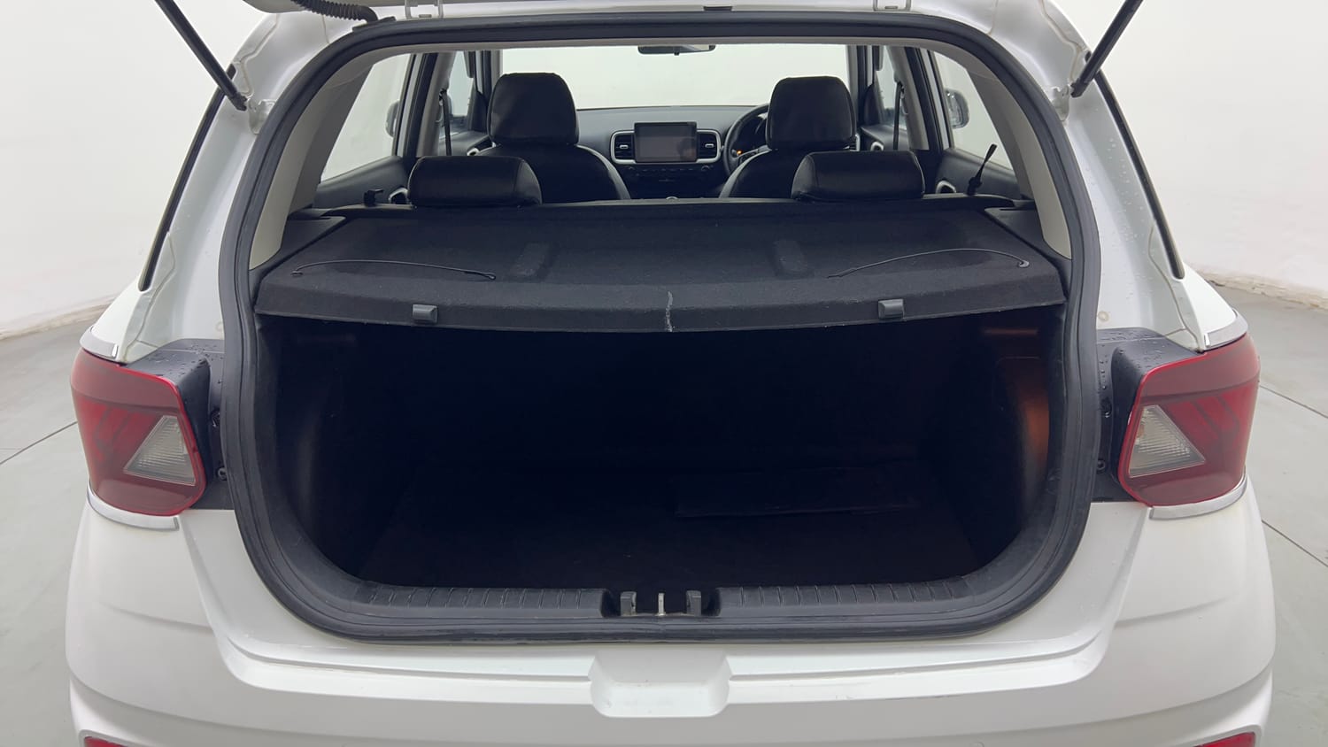 Used 2022 Hyundai Venue S Plus 1.2 Petrol Petrol Manual interior DICKY INSIDE VIEW